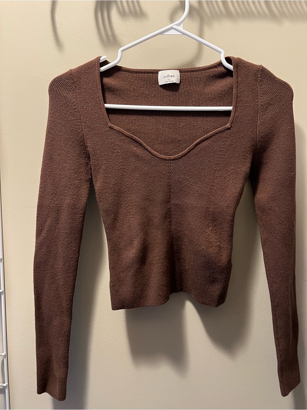 Wilfred Brown V-Neck Ribbed Knit Sweater